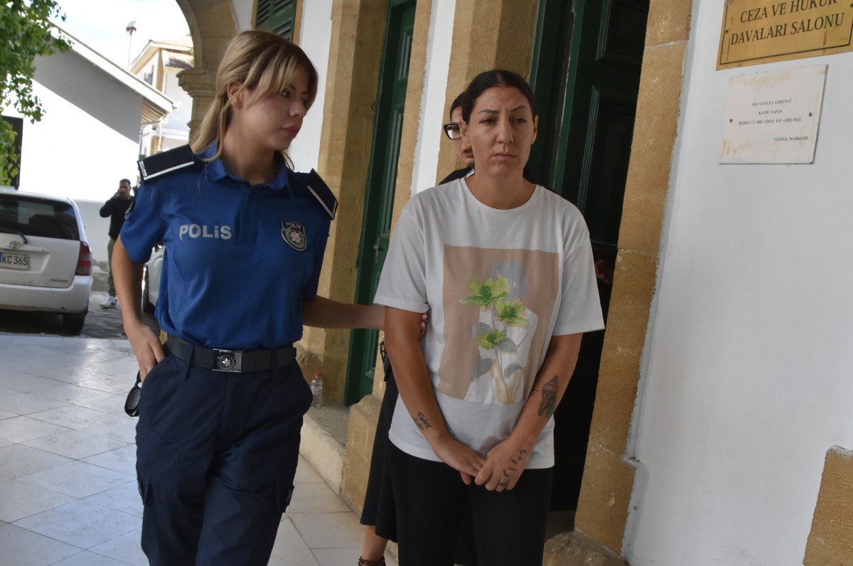 Aldatıldığını düşündü, evi kundakladı