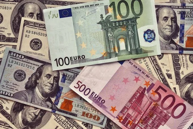 Döviz güne yükselişle başladı
