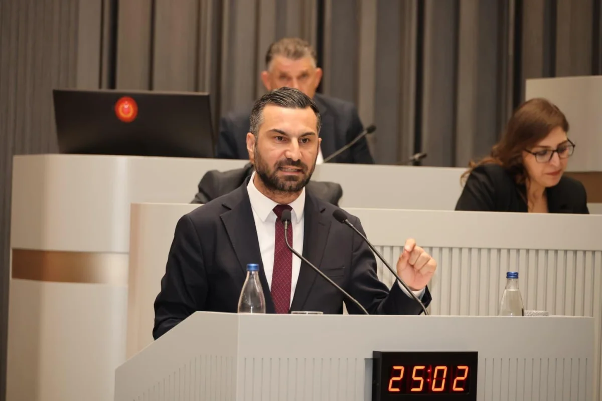 Solyalı: "Kimse öğretmenlerimize karşı değil, siz karşısınız"